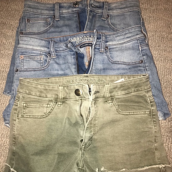 Size 6 American Eagle High Waisted Shorts - Picture 1 of 3